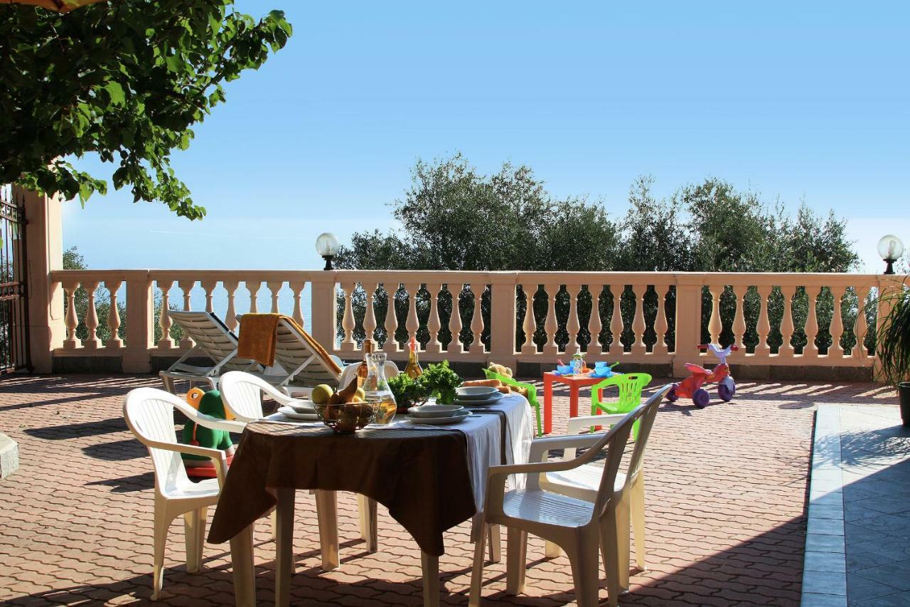 Appartamenti Villa Chiara Imperia Exterior foto